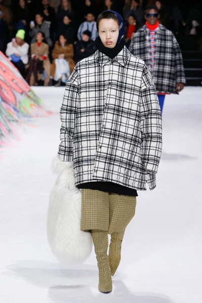 Look 54